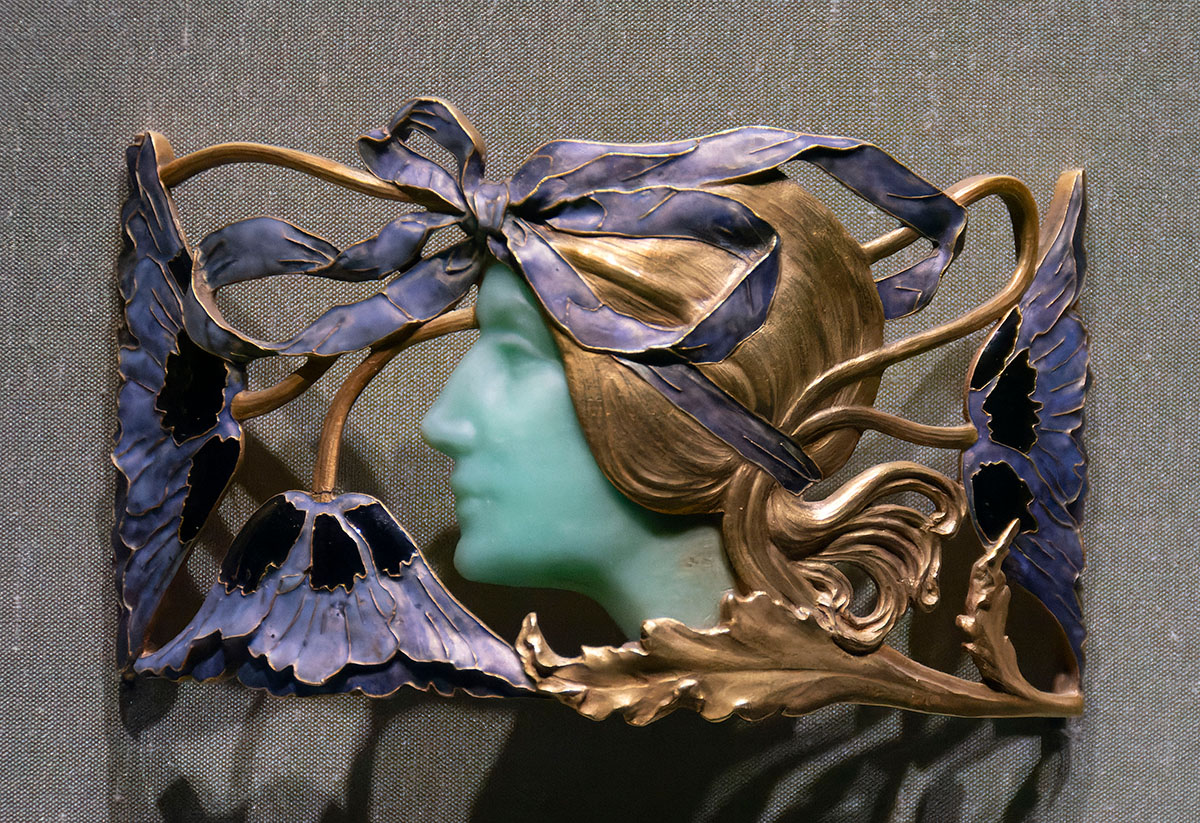 رنه لالیک طراحی جواهرات 3 آسان: باشگاه طراحی و پرورش محصول René Lalique: شاعرِ جواهرات، طراحِ فرم و شیشه