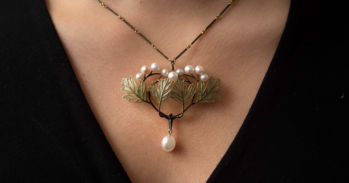 رنه لالیک طراحی جواهرات 4 آسان: باشگاه طراحی و پرورش محصول René Lalique: شاعرِ جواهرات، طراحِ فرم و شیشه