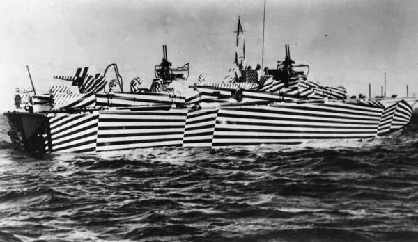 استتار دزل الگوی مؤثر جنگ جهانی دوم برای کشتی های جنگی Dazzle Camouflage 3 آسان‌سازان استتار دزل: الگوی مؤثر جنگ جهانی دوم برای ناو های جنگی Dazzle Camouflage