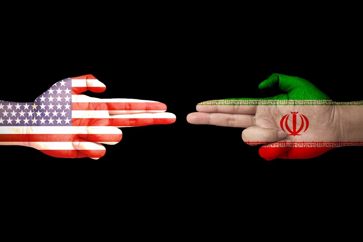 پوستر های ایرانی جنگ ایران و آمریکا4 آسان‌سازان نگاهی به پوسترها و تصویرسازی‌های جنگ ایران و آمریکا-اسرائیل