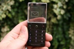 Xperia Pureness سونی 1 آسان‌سازان 📱 Xperia Pureness: موبایلی که سعی کرد «کمتر» باشد، نه بیشتر
