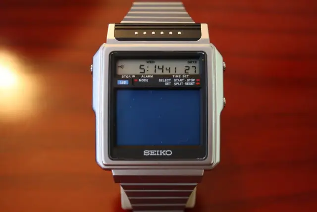 ساعت مجهز به تلوزیون در دهه0 Seiko TV Watch 2 آسان‌سازان ساعت مجهز به تلوزیون در دهه80 Seiko TV Watch