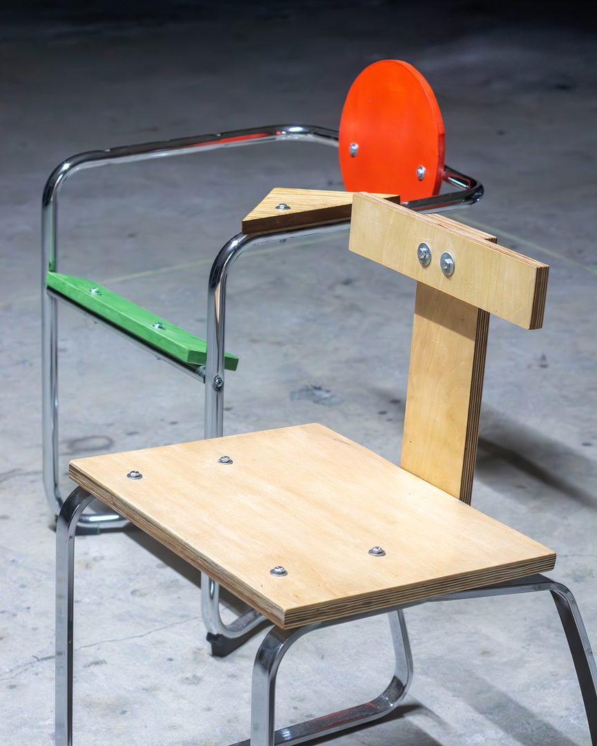 AHA Objects؛ وقتی صندلی به شخصیت تبدیل می‌شود 8 آسان‌سازان AHA Objects؛ وقتی صندلی به «شخصیت» تبدیل می‌شود