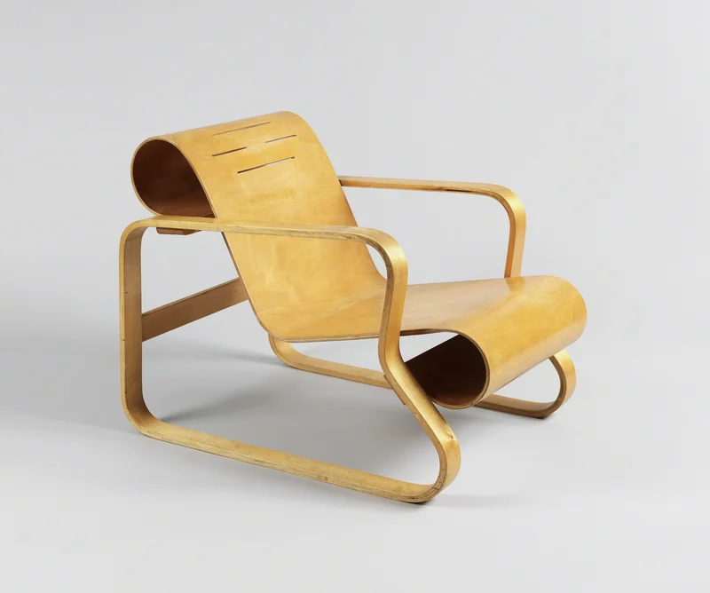 Paimio chair 1930 1931 by Alvar Aalto Artsy صندلی مبلمان آسان‌سازان آلوار آلتو: معماری به‌مثابه تجربه انسانی | Alvar Aalto