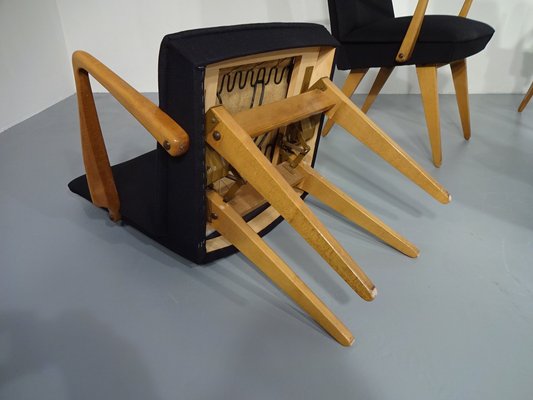 Scissor Chair؛ صندلی‌ای که با تغییر هندسه‌ی پایه‌ها، به لانژر تبدیل می‌شود 6 آسان‌سازان صندلی‌ قیچی 1950 با مکانیسم پنهان، به لانژر تبدیل می‌شود Scissor Chair