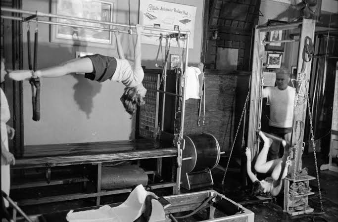 جوزف پیلاتس معمار بدن و طراح ابزارها ورزش Joseph Pilates 3 آسان‌سازان جوزف پیلاتس: معمار بدن و طراح ابزارها ورزش | Joseph Pilates